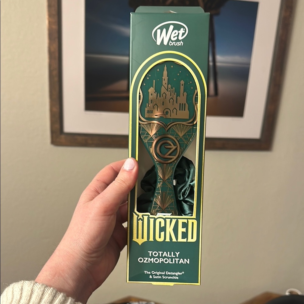 Wet Brush Wicked Totally Ozmopolitan